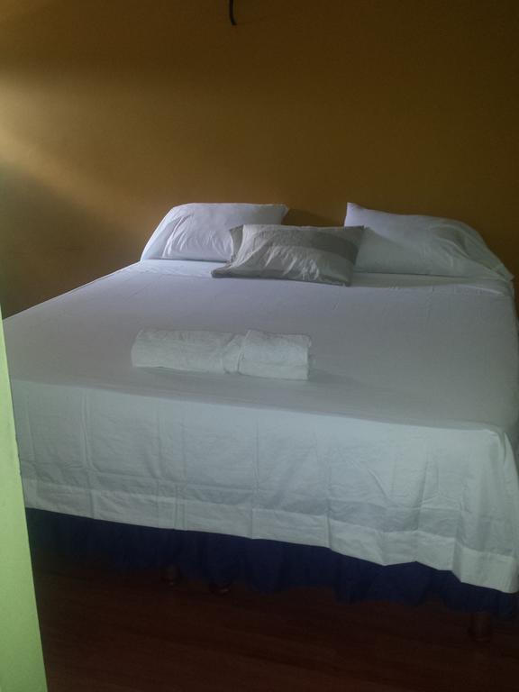 Impeccable Guest Rooms 2 Kingston Zimmer foto
